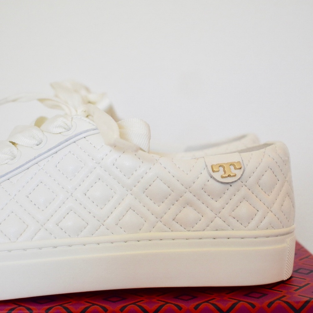 🎉FLASH SALE🎉 TORY BURCH QUILTED LEATHER SNEAKERS - Picture 2 of 6